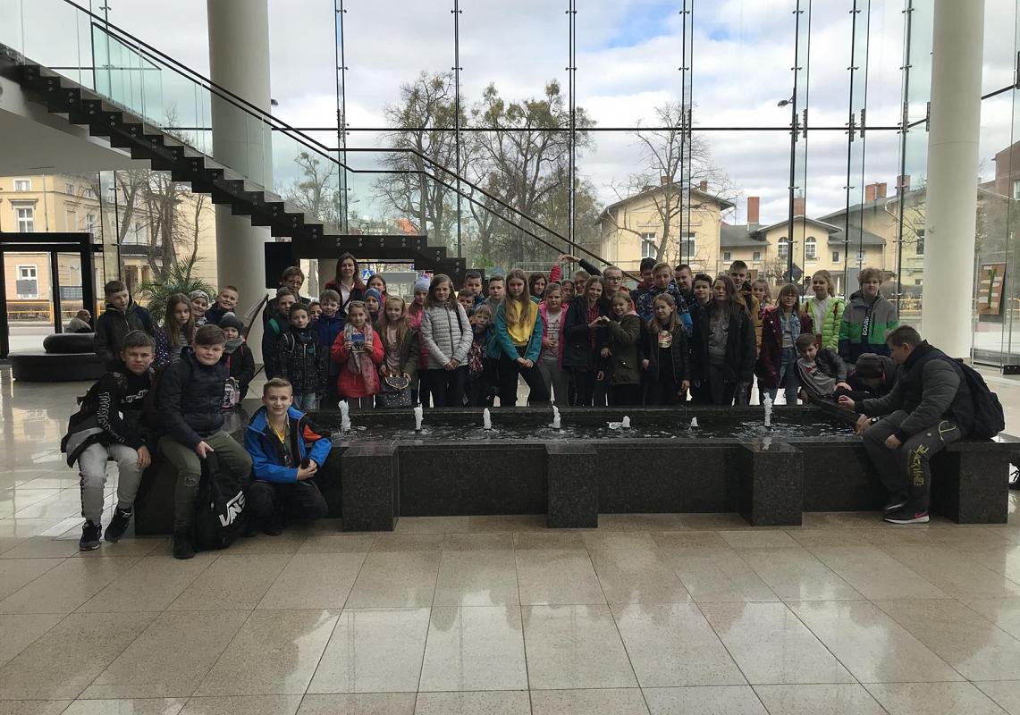 Grafika #0: O Dumbo, który unosił się w powietrze