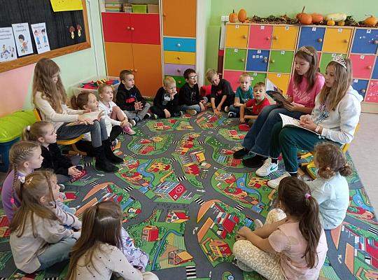 Akcja czytelnicza „Starsi czytają młodszym”