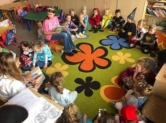 Akcja czytelnicza „Starsi czytają młodszym”