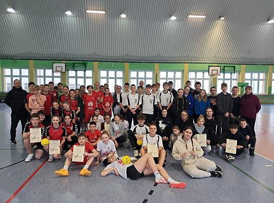 Gminne Zawody w Piłkę Ręczną chłopców i dziewcząt