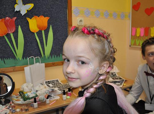 Grafika #6: Kiermasz świąteczny