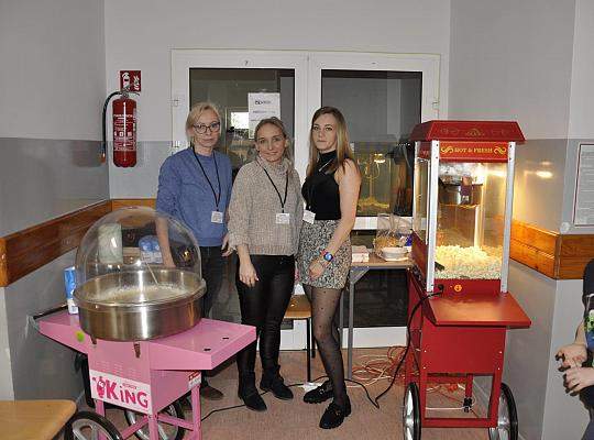 Grafika #9: Kiermasz świąteczny