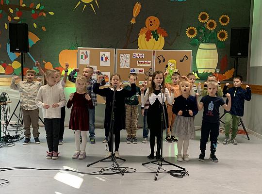 Grafika #19: Dzień językowy