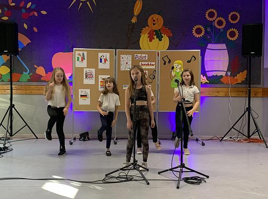 Grafika #26: Dzień językowy