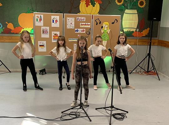 Grafika #30: Dzień językowy