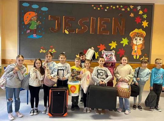 Grafika #0: Dzień bez plecaka