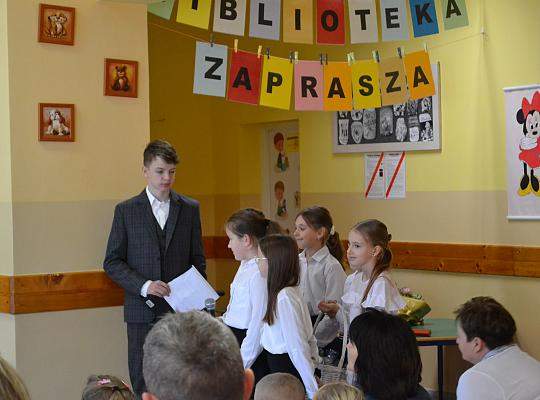Grafika #5: Uroczystość pasowania na ucznia