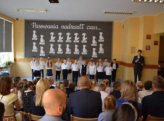 Grafika #14: Uroczystość pasowania na ucznia
