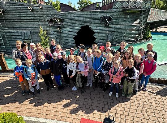 Grafika #0: Wycieczka uczniów klasy I, II i III