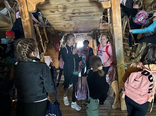 Grafika #6: Wycieczka uczniów klasy I, II i III