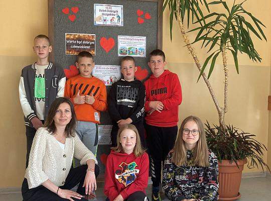 Grafika #1: DZIEŃ DOBRYCH UCZYNKÓW