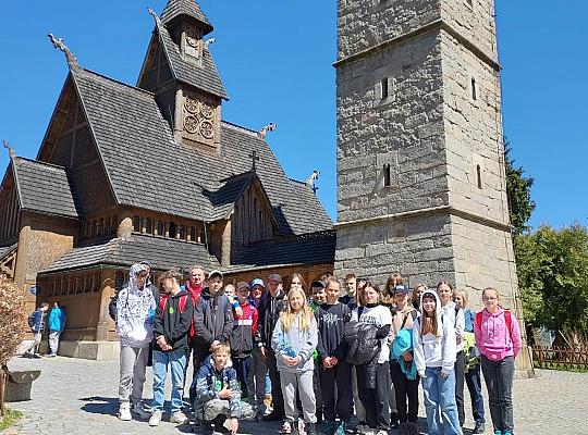 Grafika #2: Wycieczka szkolna – Karkonosze i Wrocław