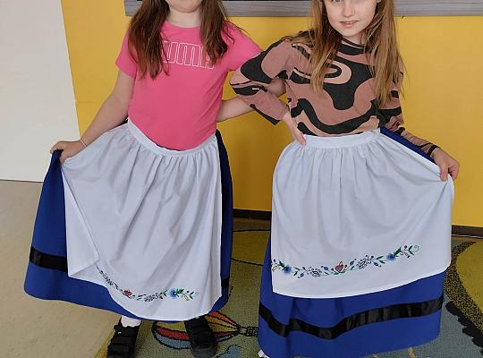 Grafika #1: Nauka tańca na lekcji j. kaszubskiego