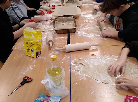 Grafika #2: Coraz bliżej święta.