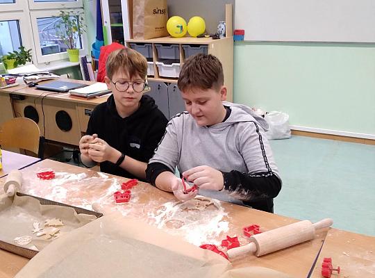 Grafika #4: Coraz bliżej święta.