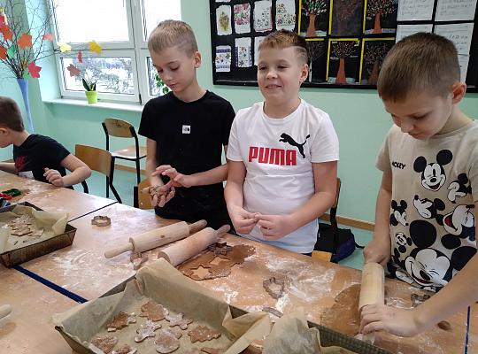 Grafika #9: Coraz bliżej święta.