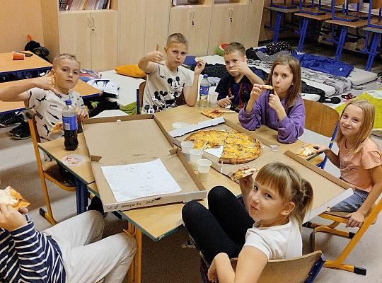 Grafika #1: Nocka w szkole