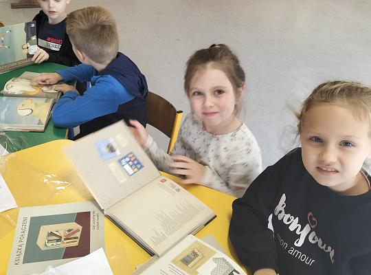 Grafika #2: Mała książka –wielki człowiek