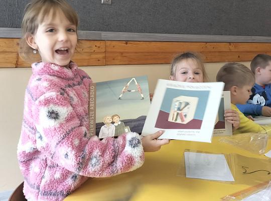 Grafika #11: Mała książka –wielki człowiek