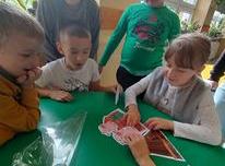 Grafika #1: Warsztaty biblioteczne pt. W bibliotece jest super