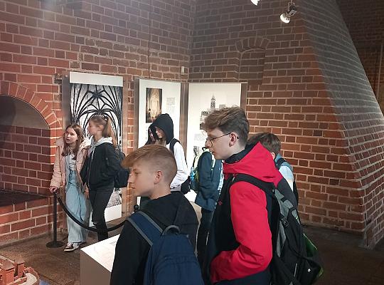 Grafika #6: POZNAJ POLSKĘ! - WYCIECZKA DO MALBORKA I TCZEWA