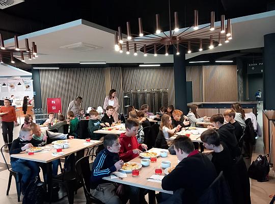 Grafika #33: POZNAJ POLSKĘ! - WYCIECZKA DO MALBORKA I TCZEWA