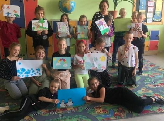 Grafika #1: Międzynarodowy Dzień Kropki