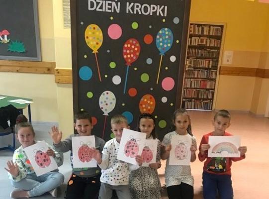 Grafika #6: Międzynarodowy Dzień Kropki