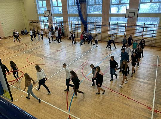 Grafika #1: TYDZIEŃ DBANIA O RELACJE