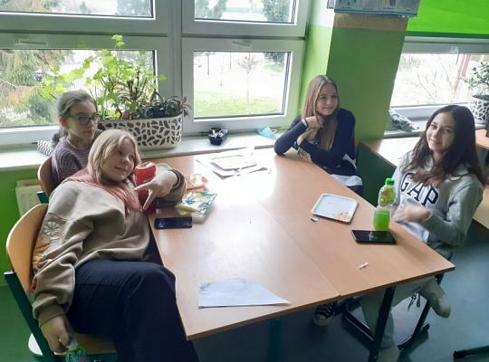 Grafika #15: TYDZIEŃ DBANIA O RELACJE