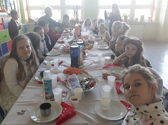 Grafika #1: Wigilie klasowe