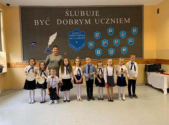 Grafika #2: Ślubowanie uczniów klasy I