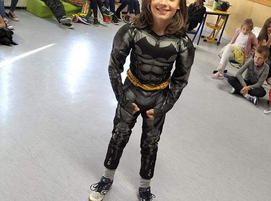 Grafika #2: MIĘDZYNARODOWY DZIEŃ POSTACI Z BAJEK