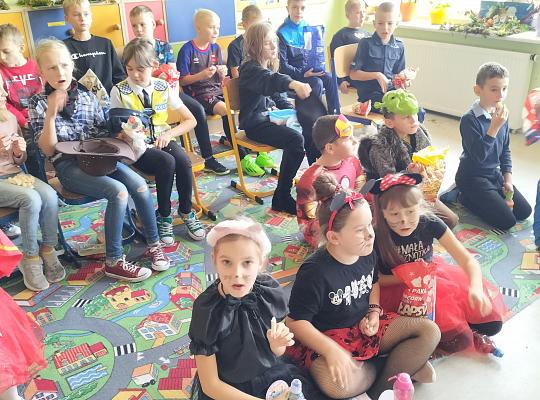 Grafika #12: MIĘDZYNARODOWY DZIEŃ POSTACI Z BAJEK