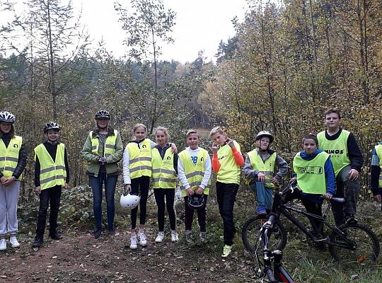 Grafika #2: JESIENNY WYJAZD NA ROWERACH PO ŚCIEŻKACH ROWEROWYCH LEOBORU