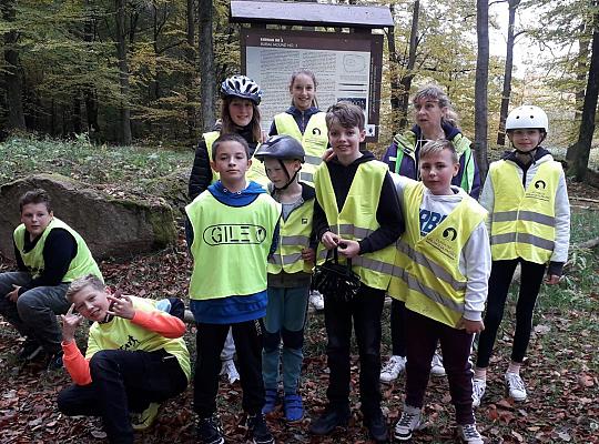 Grafika #3: JESIENNY WYJAZD NA ROWERACH PO ŚCIEŻKACH ROWEROWYCH LEOBORU