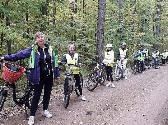 Grafika #4: JESIENNY WYJAZD NA ROWERACH PO ŚCIEŻKACH ROWEROWYCH LEOBORU