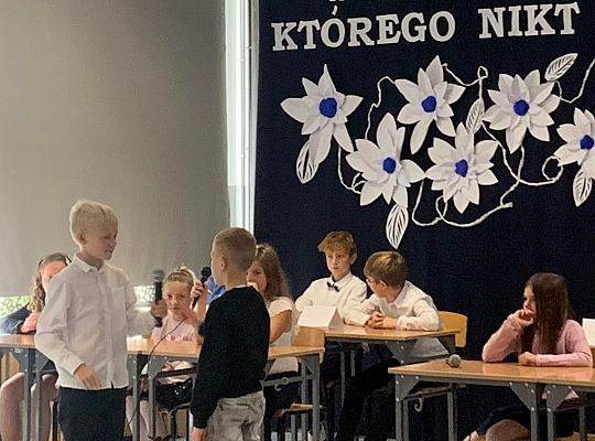 Grafika #4: Dzień Edukacji Narodowej
