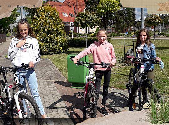 Grafika #2: Rowerowy maj