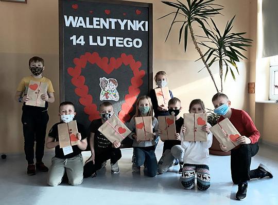 Grafika #2: Akcja czytelnicza pt. Randka w ciemno z książką