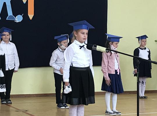 Grafika #1: Ślubowanie