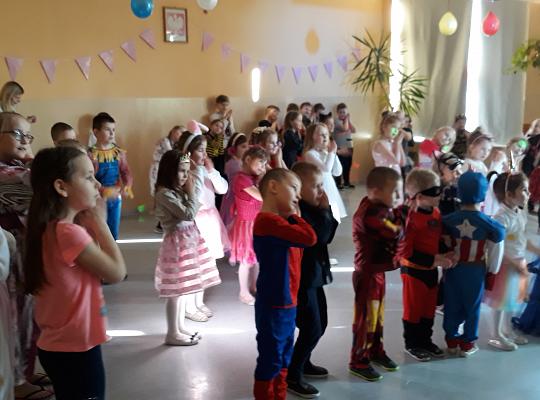 Grafika #0: Bal karnawałowy