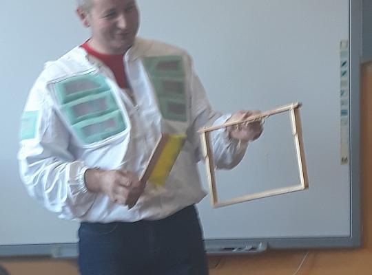 Grafika #10: Lekcja o pszczołach