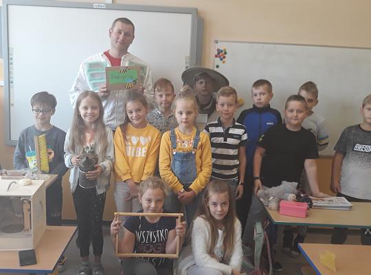 Grafika #11: Lekcja o pszczołach