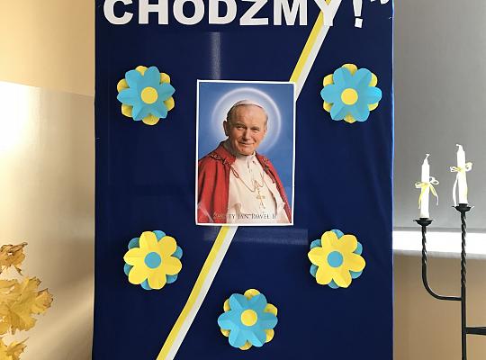 Grafika #1: Dzień Papieski