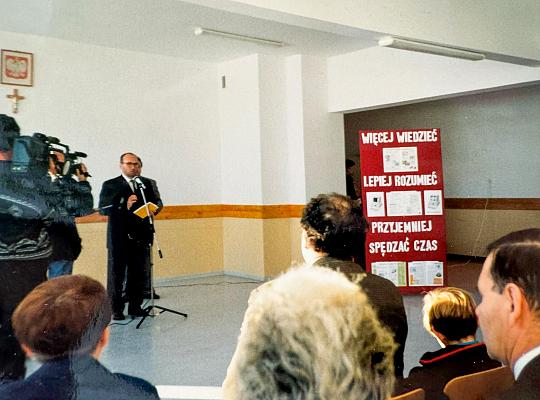 INTERNET W SZKOLE I NOWA PRACOWNIA KOMPUTEROWA