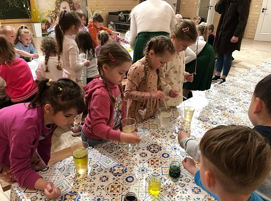 11. Przedszkolna wyprawa do „Leśnej Łączki” w Gowidlinie.