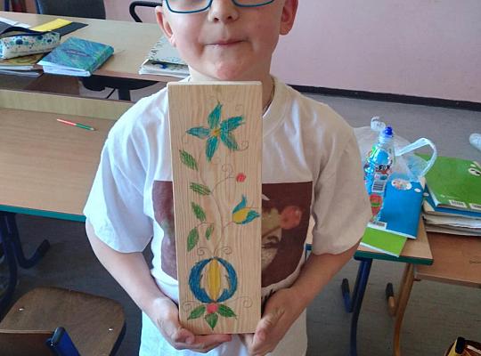 1. Malowanie na drewnie