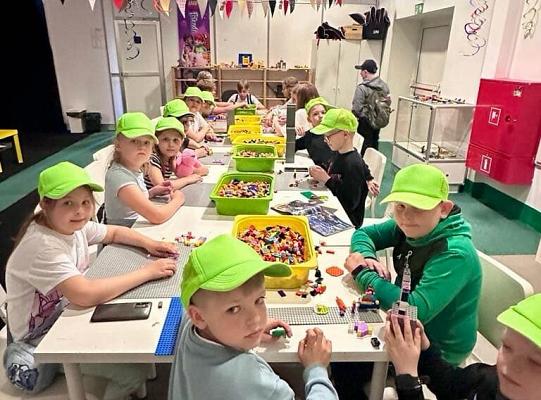 16. Wycieczka pociągiem do Poznania