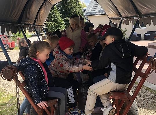 7. Wycieczka przedszkolaków do agroturystyki „Sołtysówka”